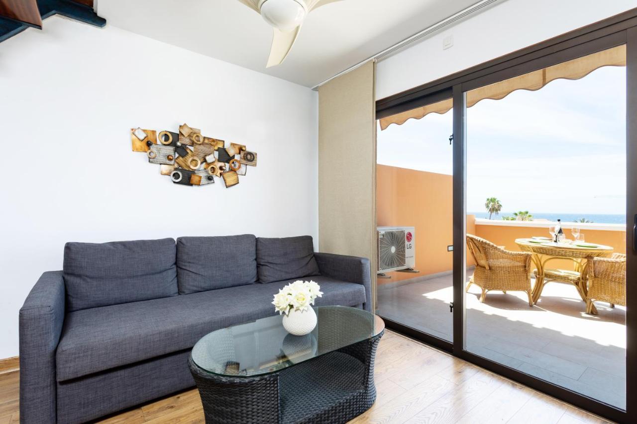 Exclusive Penthouse: Beachfront Oasis with Heated Pool Playa de las Americas  Exterior photo