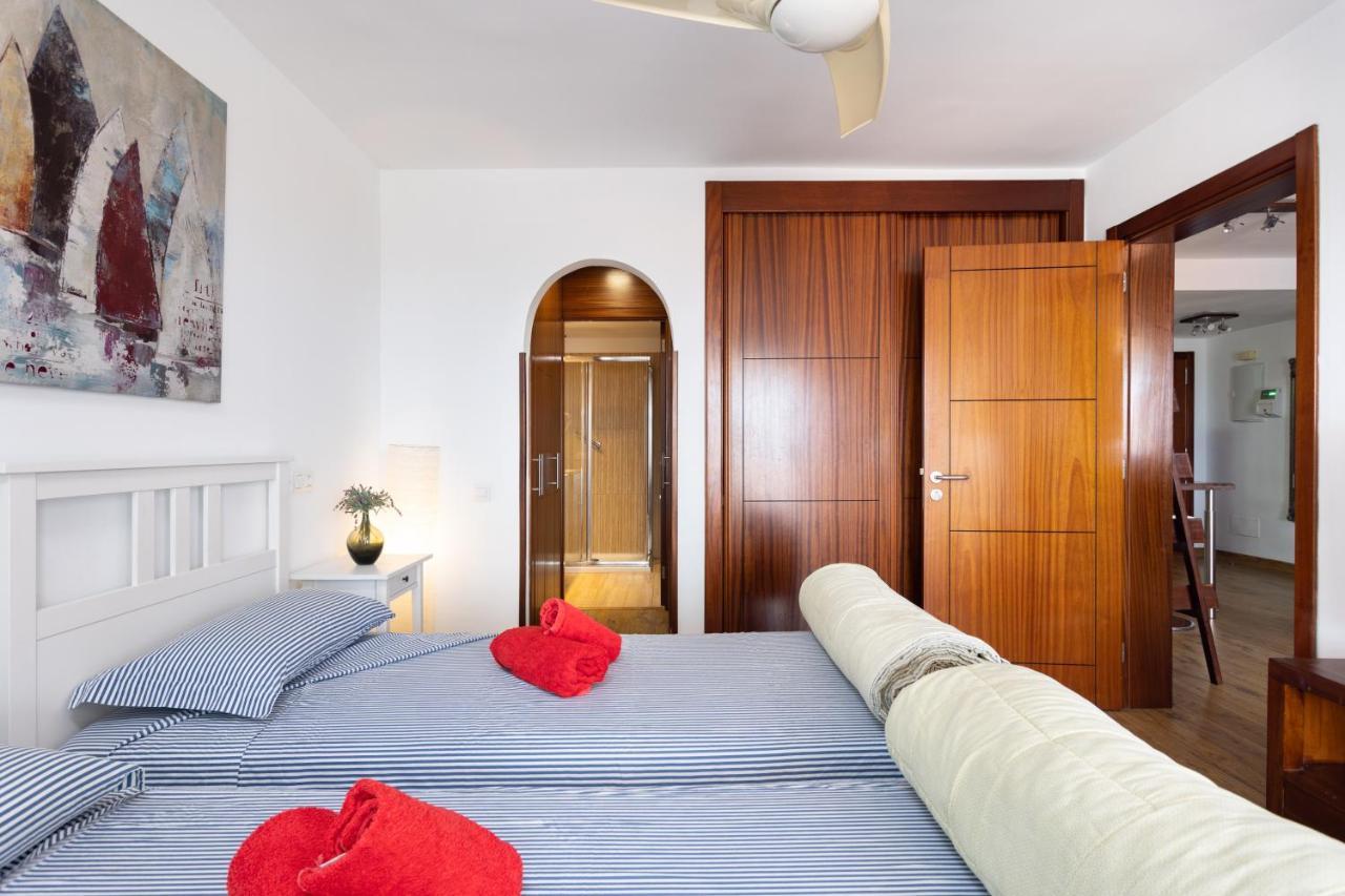 Exclusive Penthouse: Beachfront Oasis with Heated Pool Playa de las Americas  Exterior photo