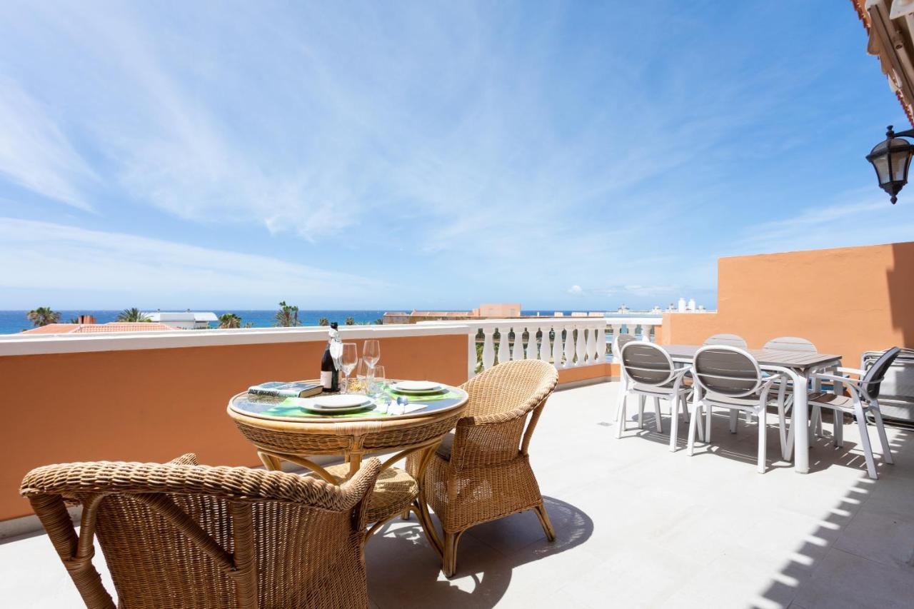 Exclusive Penthouse: Beachfront Oasis with Heated Pool Playa de las Americas  Exterior photo