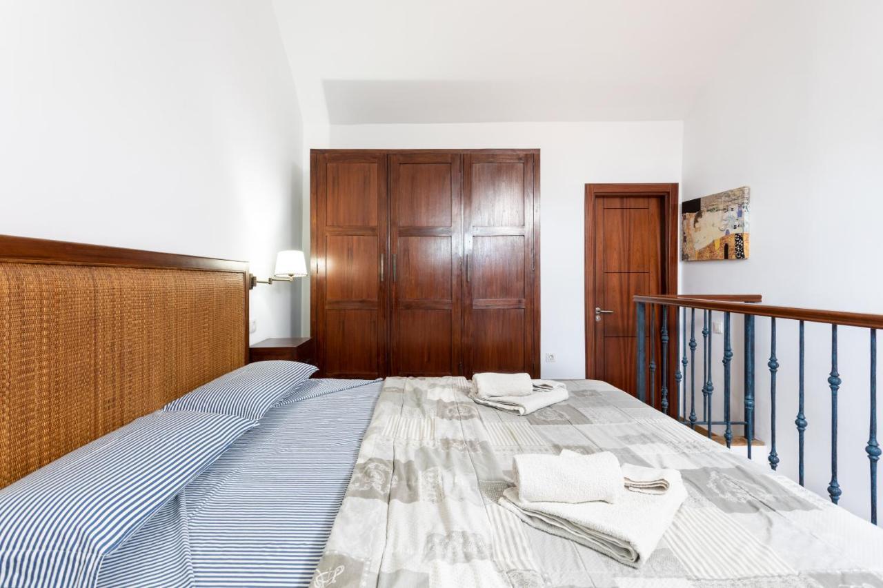 Exclusive Penthouse: Beachfront Oasis with Heated Pool Playa de las Americas  Exterior photo