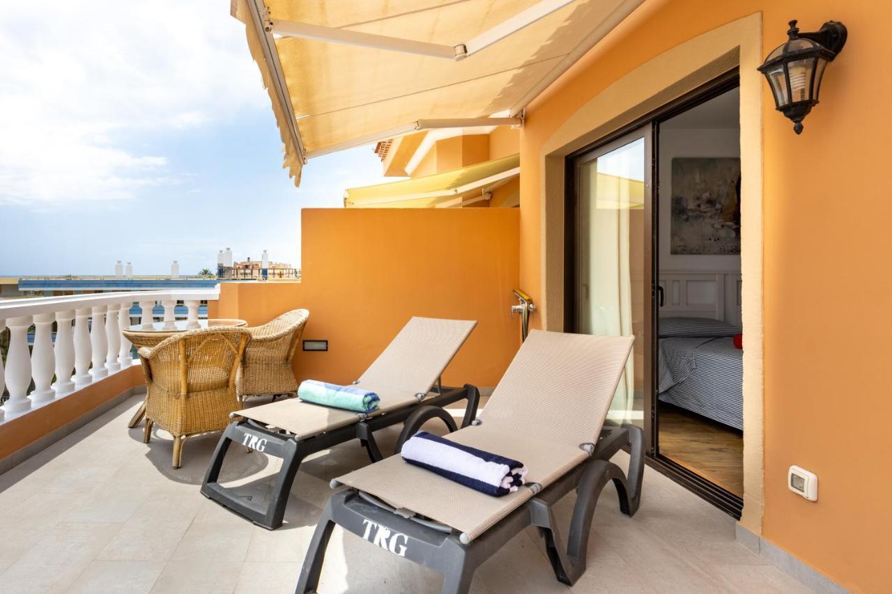 Exclusive Penthouse: Beachfront Oasis with Heated Pool Playa de las Americas  Exterior photo