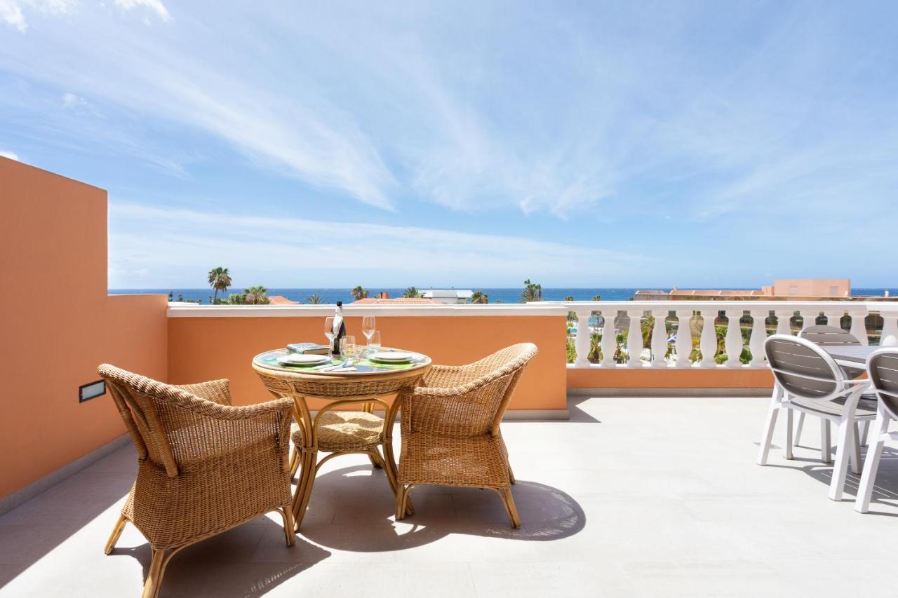 Exclusive Penthouse: Beachfront Oasis with Heated Pool Playa de las Americas  Exterior photo